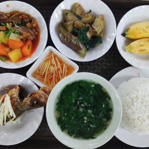 CÁ NỤC CHIÊN MẮM XOÀI + BÒ KHO CÀ RỐT