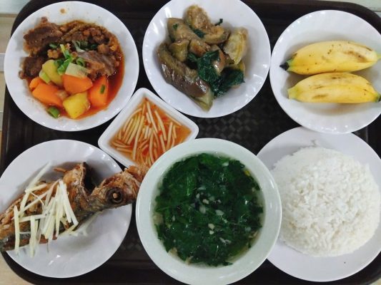 CÁ NỤC CHIÊN MẮM XOÀI + BÒ KHO CÀ RỐT