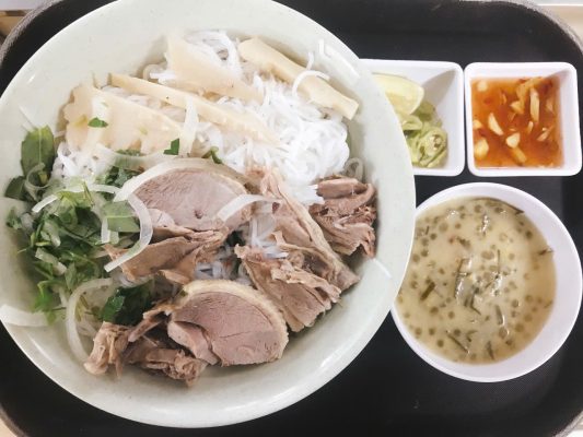 BÚN MĂNG VỊT + CHÈ ĐẬU XANH