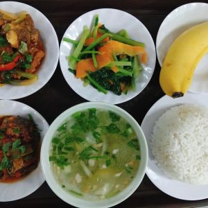 CÁ NỤC KHO CÀ + THIT XÀO CHUA NGỌT