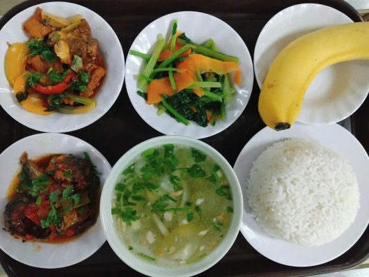 CÁ NỤC KHO CÀ + THIT XÀO CHUA NGỌT